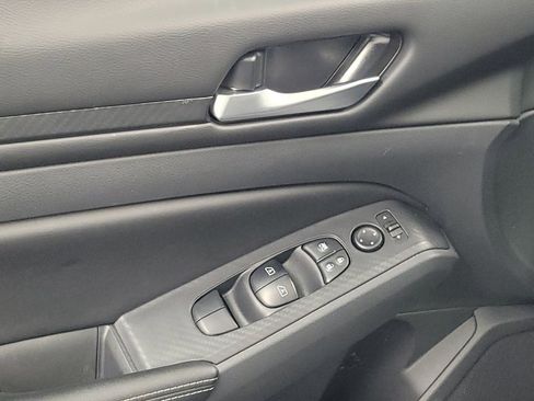 Used 2025 Nissan Altima 2.5 SV FWD image 27