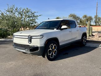 Used 2022 Rivian R1T Adventure video 1