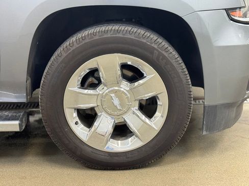 Used 2018 Chevrolet Tahoe LT w/ LT Signature Package AWD/4WD image 4