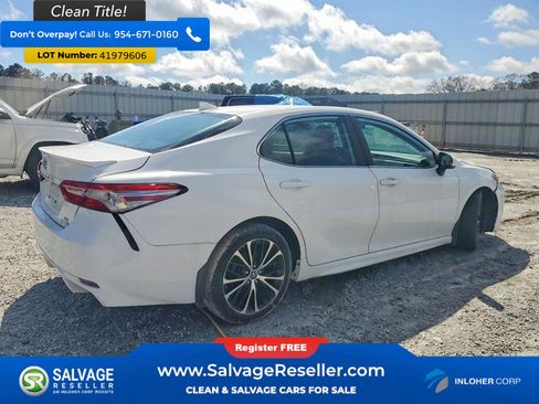 Used 2019 Toyota Camry SE image 4