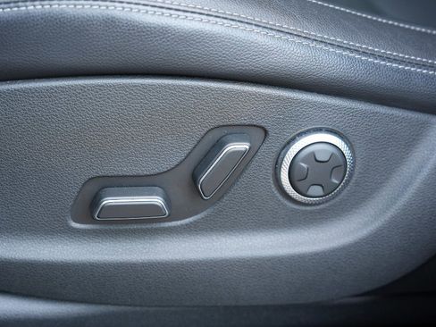 Used 2025 Genesis GV70 2.5T AWD/4WD image 20