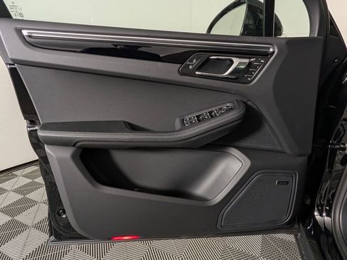 New 2026 Porsche Macan AWD/4WD image 25