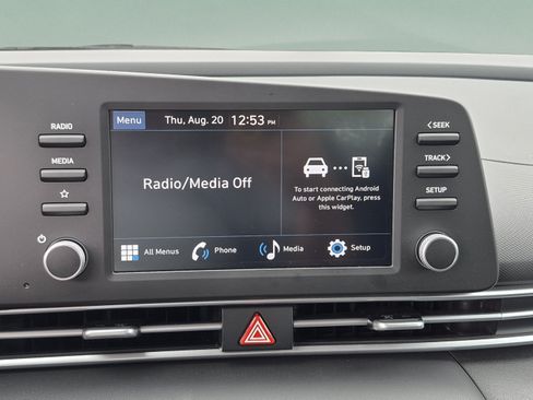 Used 2025 Hyundai Elantra SE FWD image 23