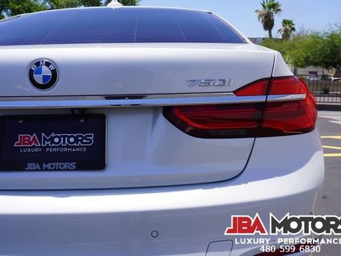 Used 2018 BMW 750i RWD image 18