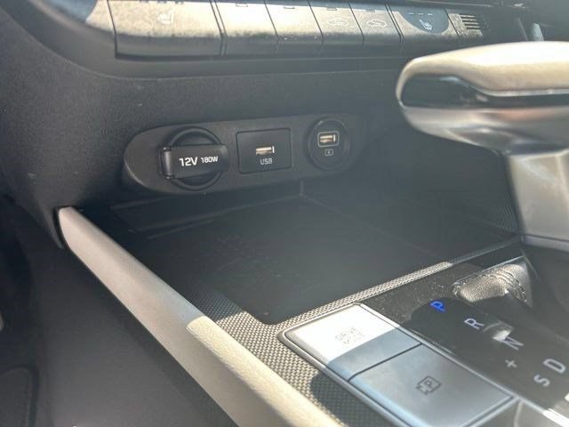 Used 2023 Hyundai Elantra Limited FWD image 25
