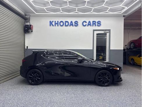 Used 2021 MAZDA MAZDA3 Hatchback w/Premium Plus Pkg image 7