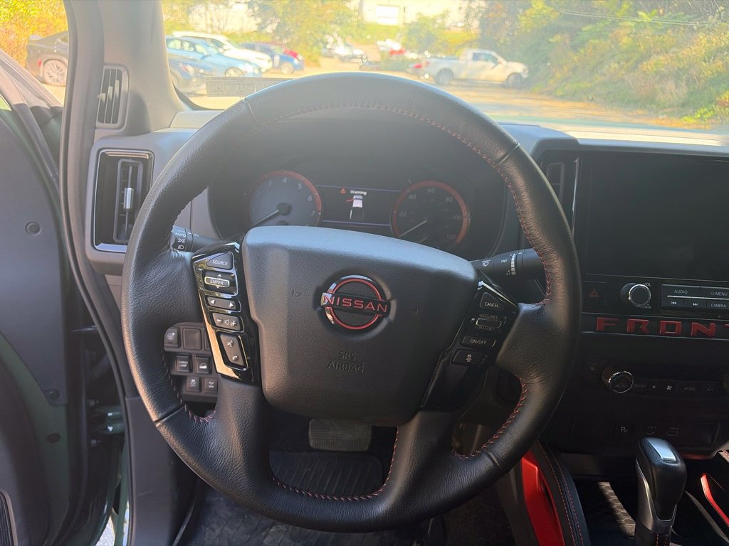 Used 2025 Nissan Frontier PRO-4X AWD/4WD image 16