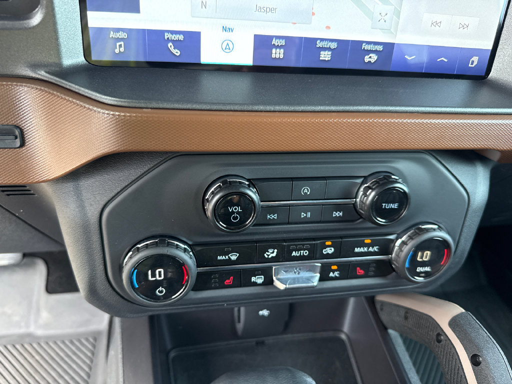 Used 2024 Ford Bronco Outer Banks w/ Sasquatch Package AWD/4WD image 28