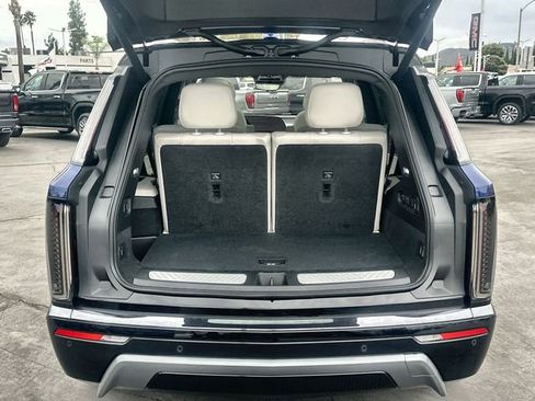 New 2026 Cadillac Vistiq Sport image 27