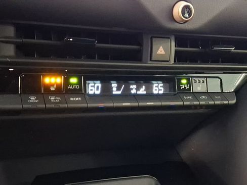 Used 2024 Toyota Crown AWD/4WD image 15