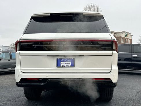 New 2025 Lincoln Navigator Reserve w/ Jet Appearance Package image 15