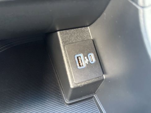 Certified 2022 Ford Edge ST image 24