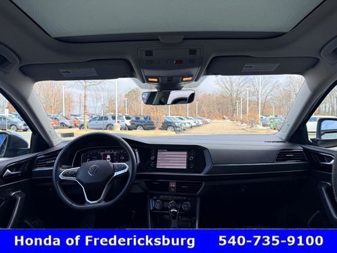 Used 2024 Volkswagen Jetta SEL image 37