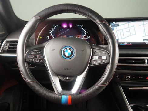 Used 2023 BMW i4 eDrive35 RWD image 18
