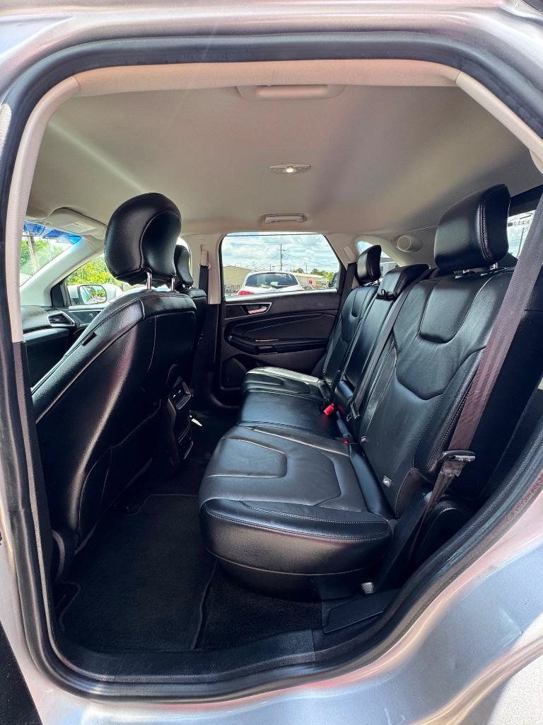 Used 2017 Ford Edge Titanium w/ Technology Package FWD image 17