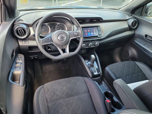 Certified 2018 Nissan Kicks S FWD image 15