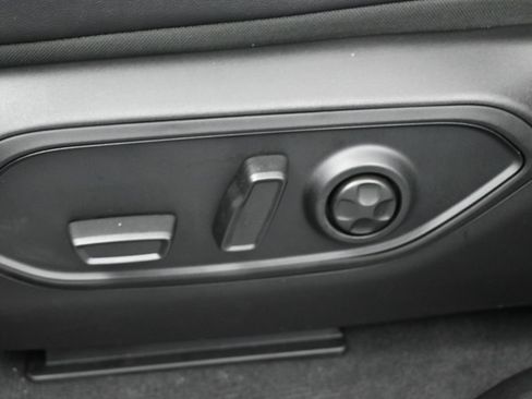 New 2025 Jeep Grand Cherokee L Limited w/ Black Appearance Package image 18