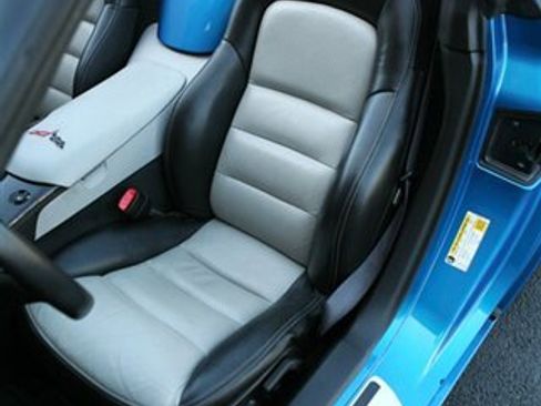 Used 2009 Chevrolet Corvette Convertible w/ Preferred Equipment Group RWD image 19