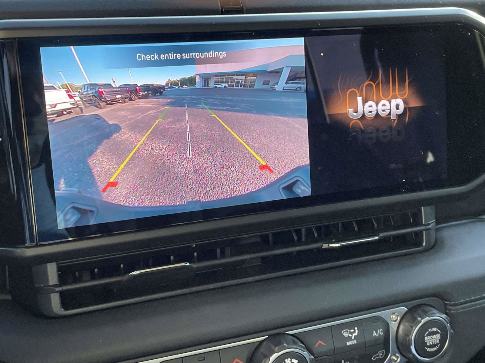Certified 2026 Jeep Gladiator Sport AWD/4WD image 3