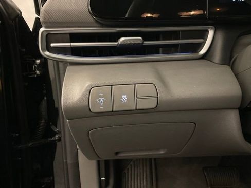 Used 2025 Hyundai Elantra SEL FWD image 14