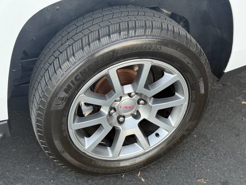 Used 2017 GMC Yukon Denali image 10