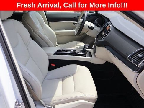 Used 2020 Volvo XC90 T6 Momentum AWD/4WD image 8