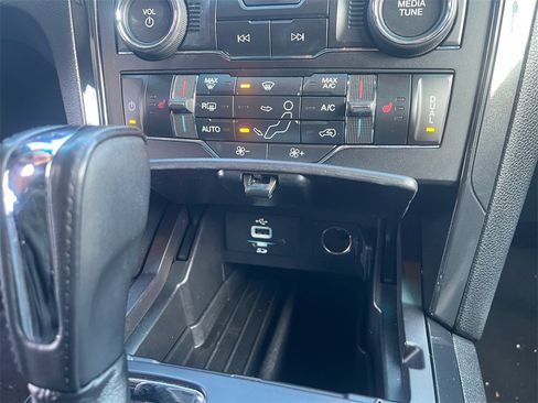 Used 2016 Ford Explorer XLT w/ Equipment Group 202A image 12