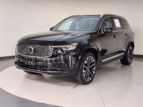 Used 2025 Volvo XC90 B5 Plus image 1