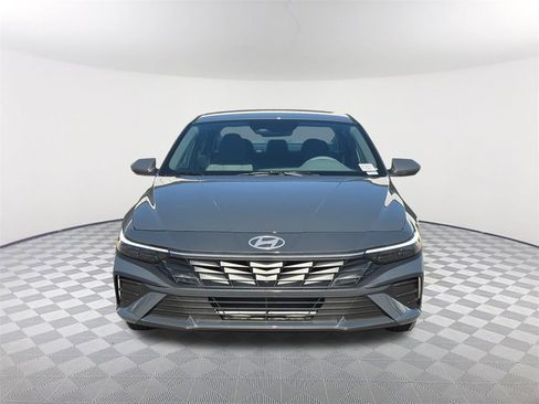 New 2026 Hyundai Elantra SE image 2