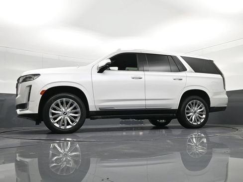 Used 2023 Cadillac Escalade Premium Luxury RWD image 34