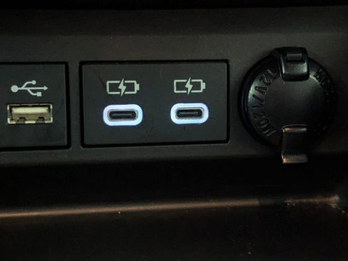 Used 2023 Toyota Highlander Bronze Edition image 30