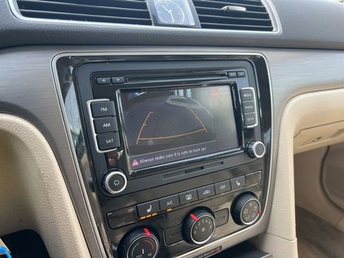 Used 2015 Volkswagen Passat TDI SE image 14