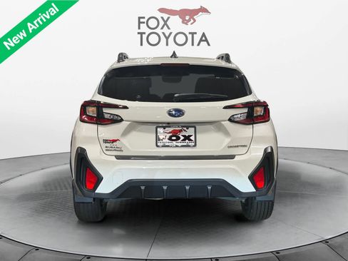Used 2024 Subaru Crosstrek 2.0i Premium image 5