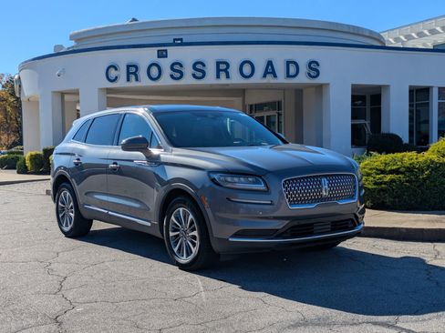 Used 2021 Lincoln Nautilus Reserve image 1