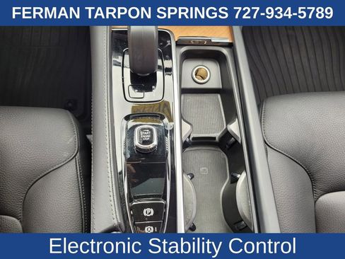 Certified 2024 Volvo XC90 B5 Plus w/ Protection Package Premier image 29