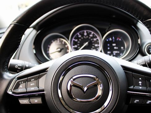 Used 2023 MAZDA CX-9 Touring image 29