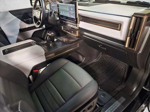 Used 2025 GMC Hummer EV 2X image 20