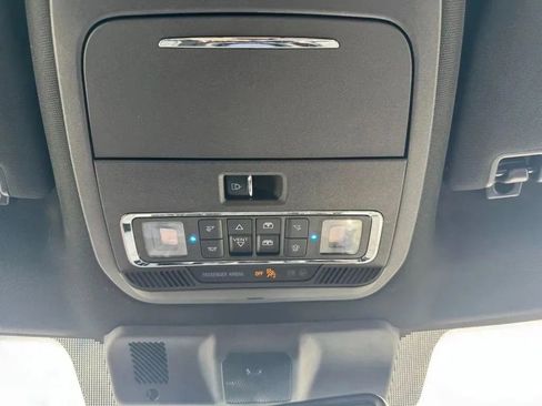 Used 2023 Ford F150 Lariat AWD/4WD image 25