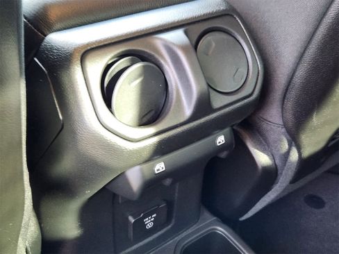 Used 2024 Jeep Gladiator Mojave image 31