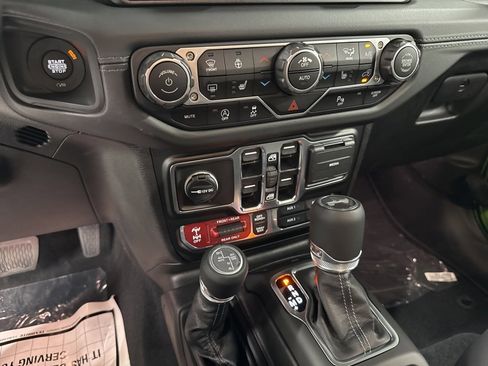 New 2025 Jeep Wrangler Unlimited Rubicon image 23