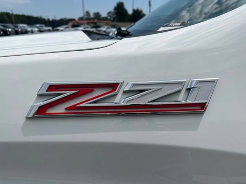 Used 2022 Chevrolet Silverado 1500 LT w/ Z71 Off-Road Package AWD/4WD image 6