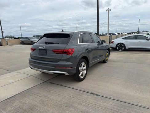 Used 2022 Audi Q3 2.0T Premium w/ Convenience Package AWD/4WD image 2