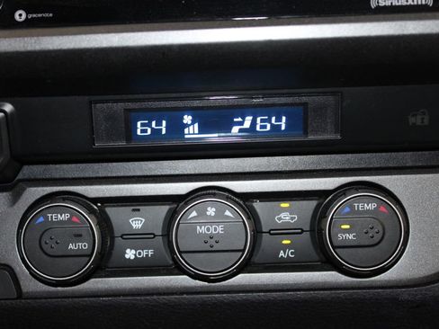 Used 2021 Toyota Tacoma TRD Off-Road image 27