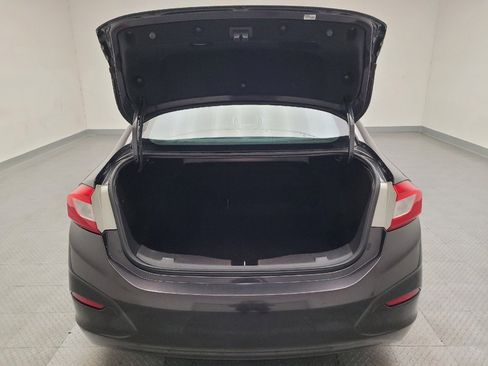 Used 2017 Chevrolet Cruze LT image 29