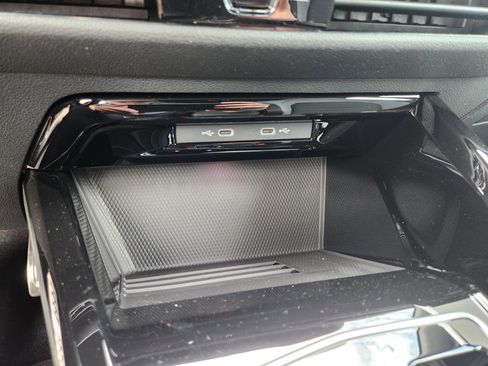 New 2025 Volkswagen GTI SE image 31