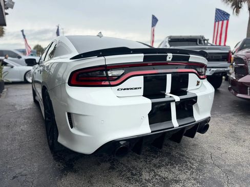 Used 2019 Dodge Charger Scat Pack RWD image 9