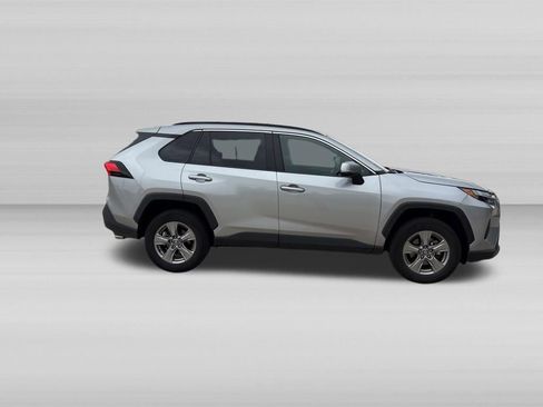Used 2025 Toyota RAV4 XLE AWD/4WD image 3