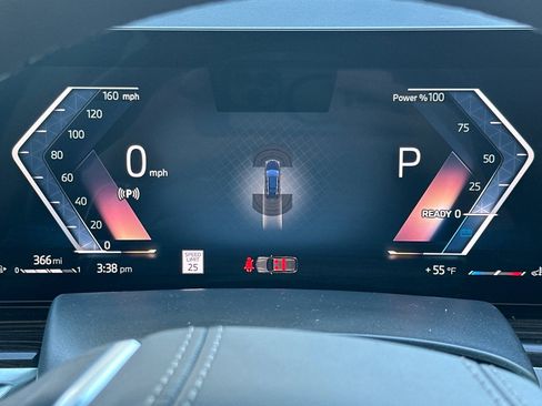 Used 2025 BMW X7 xDrive40i w/ Parking Assistance Package image 34