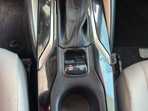 Used 2022 Toyota Corolla LE FWD image 25
