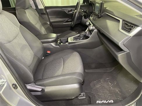 Used 2021 Toyota RAV4 XLE w/ Convenience Package image 22